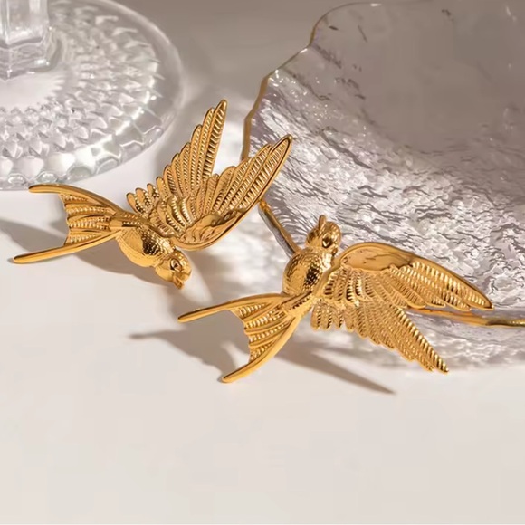 Swallow Peace Bird 18k Gold Stainless Steel Ring, Earrings, Necklace Set - Picture 15 of 17